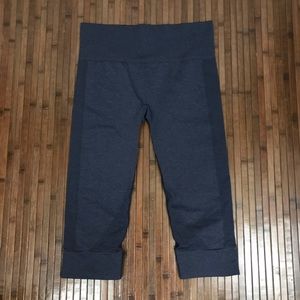 Lululemon Blue Seamless Crop Leggings